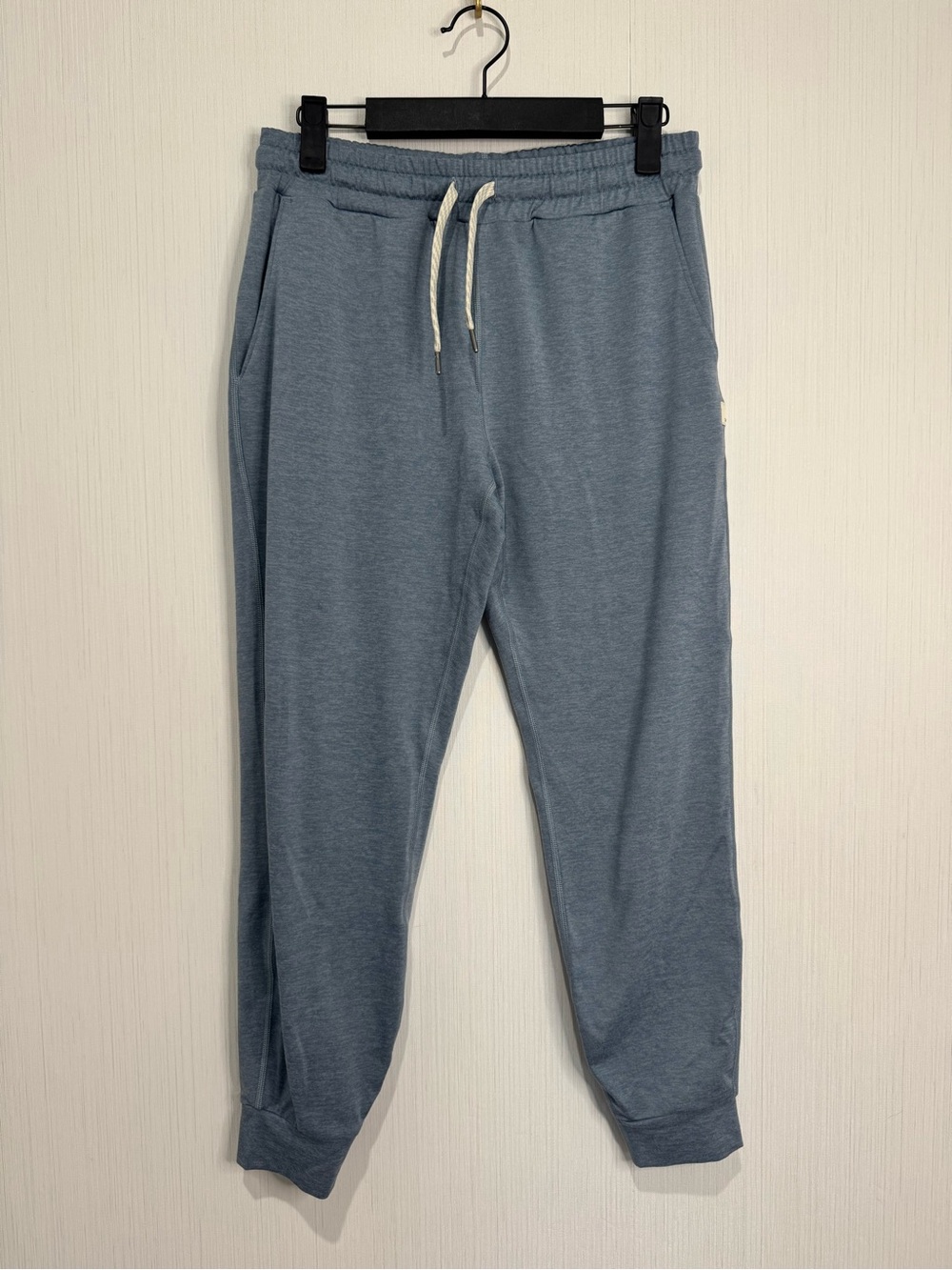 VUORI Performance Jogger Pants. XS. Nearly New. Dusty Grey Blue.